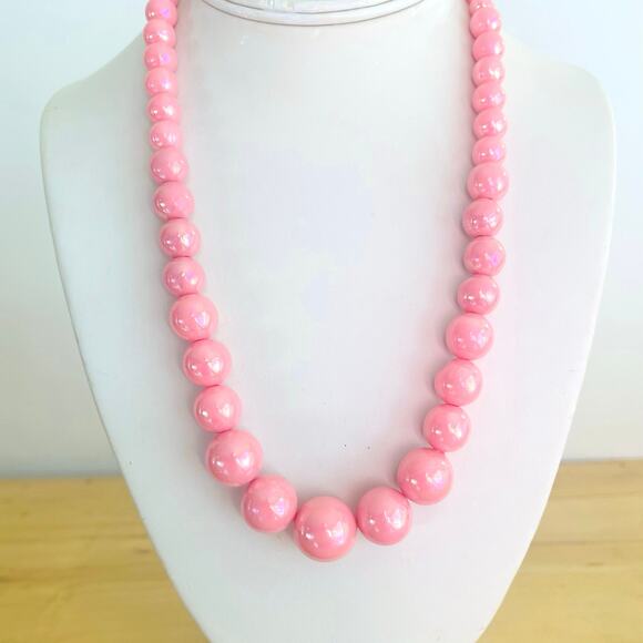 Vintage Iridescent Pink Graduated Plastic Beaded Necklace Bead Bubble Gum Retro - Picture 3 of 6